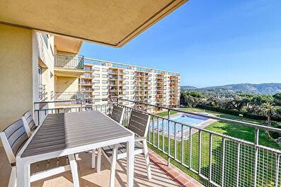 Apartamento con Piscina, Vistas al mar, Wifi, Parking y jardín en Calella de Palafrugell - Alquiler Vacacional