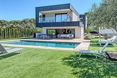 Chalet con Piscina, Wifi y jardín en Calella de Palafrugell - Alquiler Turístico