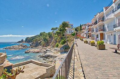 Apartamento con Vistas al mar, Wifi y Parking en Calella de Palafrugell - Alquiler Vacacional