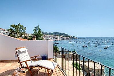 Ático con Vistas al mar, Wifi y Parking en Calella de Palafrugell - Alquiler Vacacional