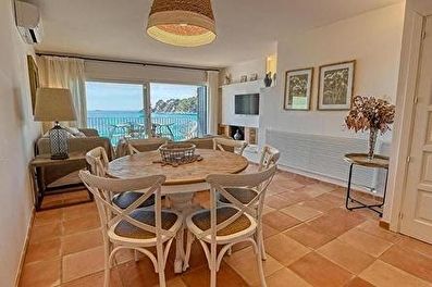 Apartamento con Vistas al mar, Wifi y Parking en Calella de Palafrugell - Alquiler Vacacional