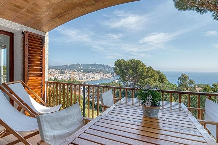 Apartamento 2 dormitorios con Piscina, Vistas al mar, Wifi, Parking y jardín en Calella de Palafrugell - Alquiler Vacacional - Turístico