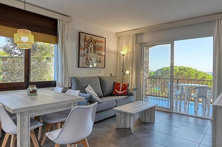 Apartamento 2 dormitorios con Piscina, Vistas al mar, Wifi, Parking y jardín en Calella de Palafrugell - Alquiler Vacacional - Turístico