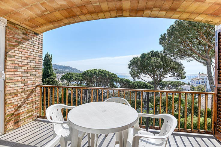 Apartamento 2 dormitorios con Piscina, Vistas al mar, Wifi, Parking y jardín en Calella de Palafrugell - Alquiler Vacacional - Turístico