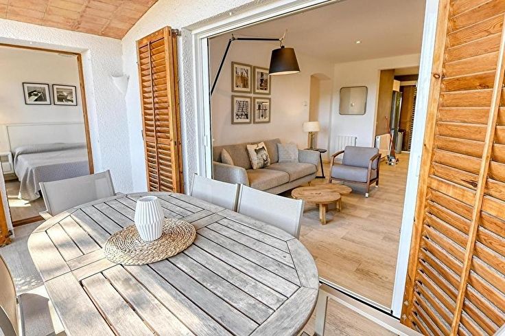 Apartamento 3 dormitorios con Piscina, Aire acondicionado, Wifi, Parking y jardín en Calella de Palafrugell - Alquiler Vacacional - Turístico