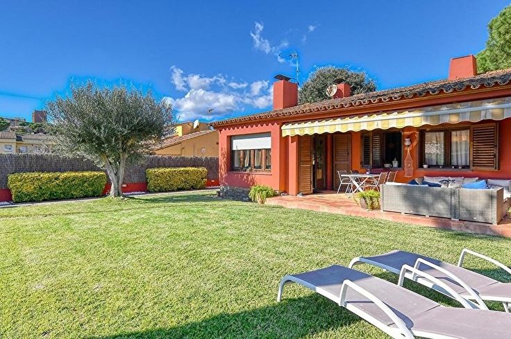 Chalet 3 dormitorios con jardín en Calella de Palafrugell - Alquiler Temporada