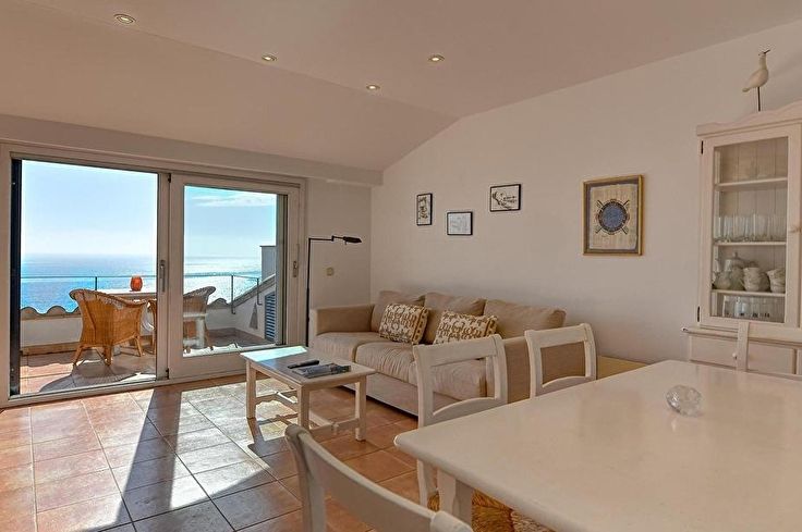 Apartamento 3 dormitorios con Vistas al mar y Parking en Calella de Palafrugell - Alquiler Temporada