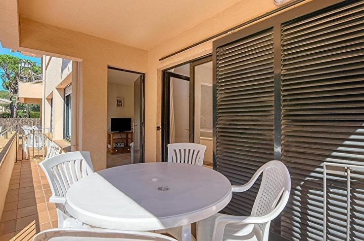 Apartamento 2 dormitorios con Piscina, Wifi y Parking en Calella de Palafrugell - Alquiler Temporada