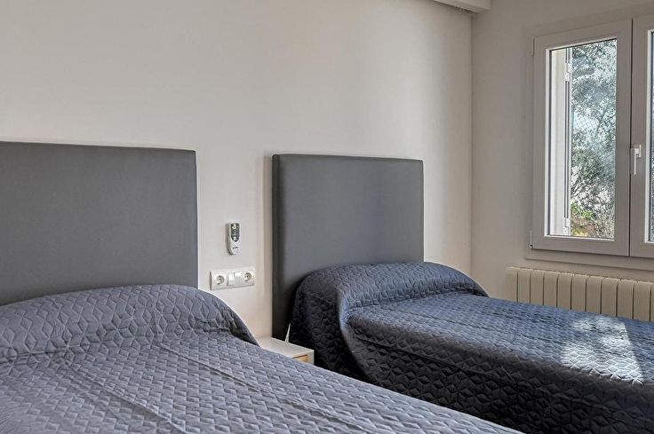 Apartamento 3 dormitorios con Piscina, Vistas al mar, Parking y jardín en Calella de Palafrugell - Alquiler Temporada