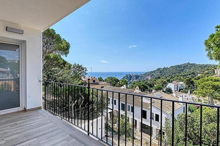 Apartamento 3 dormitorios con Piscina, Vistas al mar, Parking y jardín en Calella de Palafrugell - Alquiler Temporada