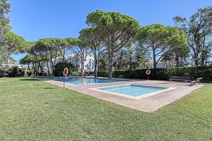 Apartamento 2 dormitorios con Piscina, Parking y jardín en Calella de Palafrugell - Alquiler Vacacional - Turístico
