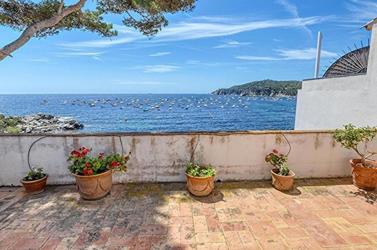 Casa de pueblo 4 dormitorios con Vistas al mar y Wifi en Calella de Palafrugell - Alquiler Vacacional - Turístico
