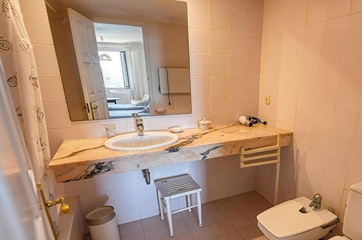 Casa de pueblo 4 dormitorios con Vistas al mar y Wifi en Calella de Palafrugell - Alquiler Vacacional - Turístico