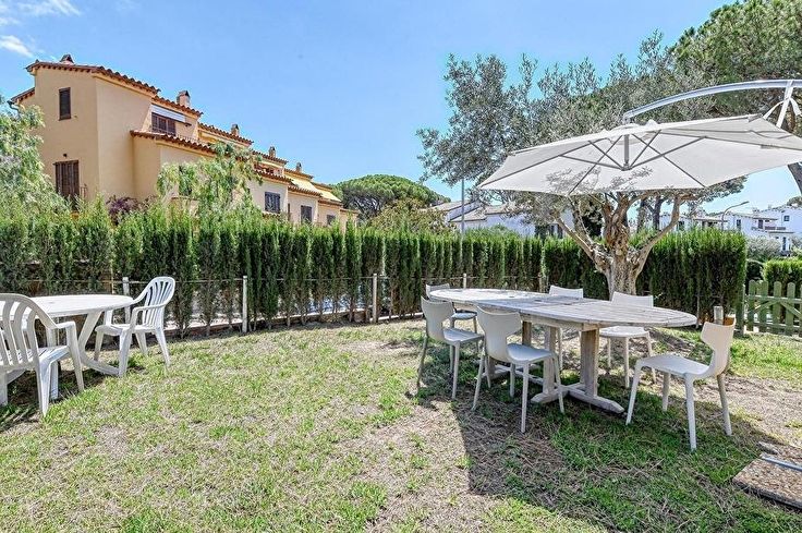 Casa pareada 4 dormitorios con Piscina y jardín en Llafranc - Alquiler Vacacional - Turístico