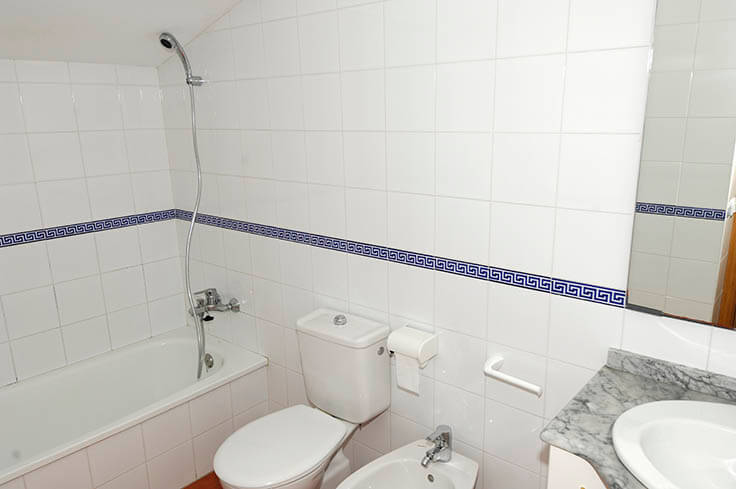 Apartamento 3 dormitorios con Vistas al mar y Parking en Calella de Palafrugell - Alquiler Temporada