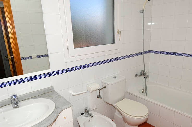 Apartamento 3 dormitorios con Vistas al mar y Parking en Calella de Palafrugell - Alquiler Temporada