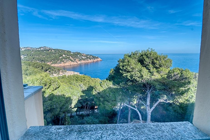 Ático 3 dormitorios con Piscina, Vistas al mar, Parking y jardín en Tamariu - Alquiler Temporada