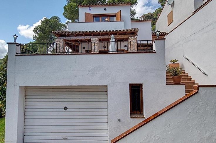 Casa pareada 4 dormitorios con Piscina, Wifi y Parking en Tamariu - Alquiler Temporada