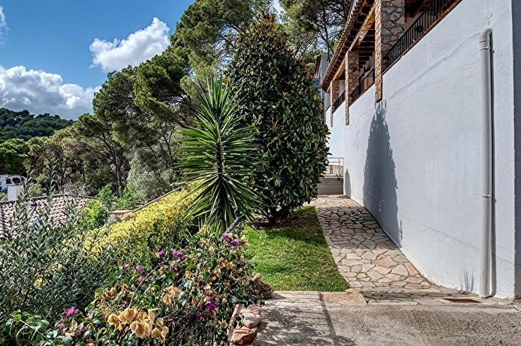 Casa pareada 4 dormitorios con Piscina, Wifi y Parking en Tamariu - Alquiler Temporada