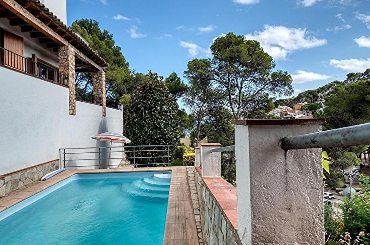 Casa pareada 4 dormitorios con Piscina, Wifi y Parking en Tamariu - Alquiler Temporada