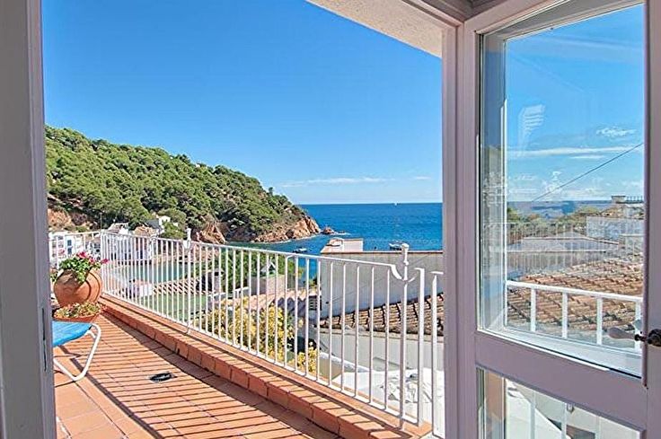 Casa 3 dormitorios con Vistas al mar, Wifi y Parking en Tamariu - Alquiler Vacacional - Turístico