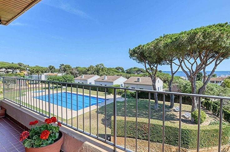 Apartamento 3 dormitorios con Piscina, Vistas al mar, Parking y jardín en Calella de Palafrugell - Compra - Venta