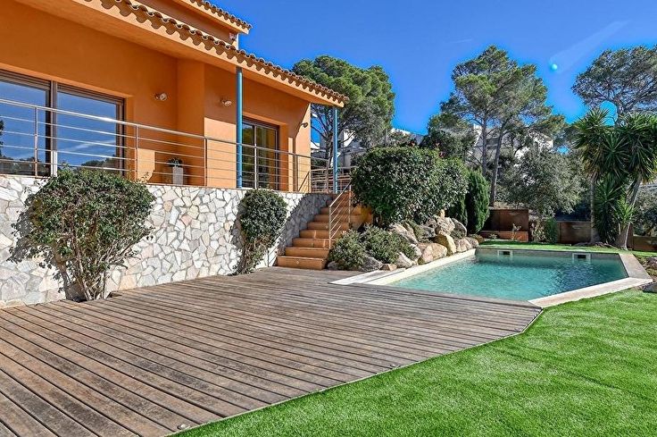 Casa individual 5 dormitorios con Piscina, Aire acondicionado y jardín en Llafranc - Compra - Venta