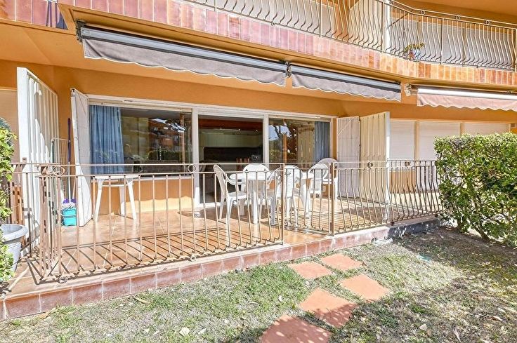 Apartamento 2 dormitorios con Piscina, Wifi, Parking y jardín en Calella de Palafrugell - Compra - Venta