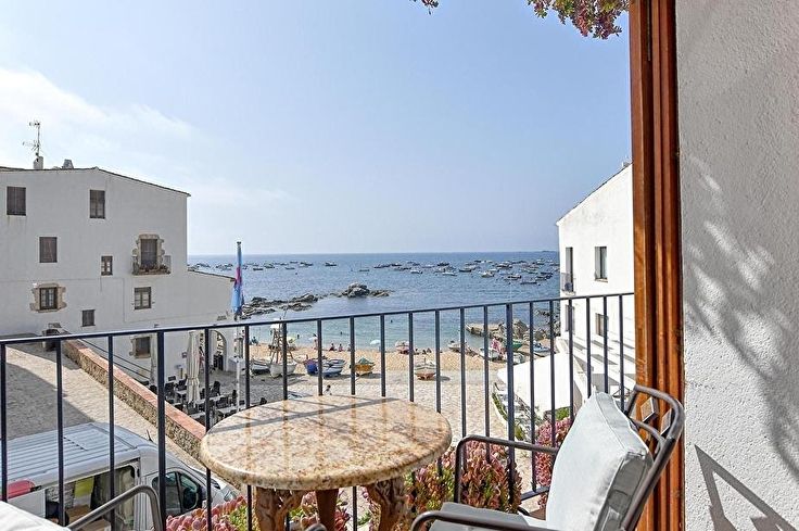 Apartamento 4 dormitorios con Vistas al mar y Parking en Calella de Palafrugell - Compra - Venta