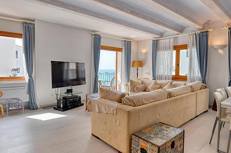 Apartamento 4 dormitorios con Vistas al mar y Parking en Calella de Palafrugell - Compra - Venta