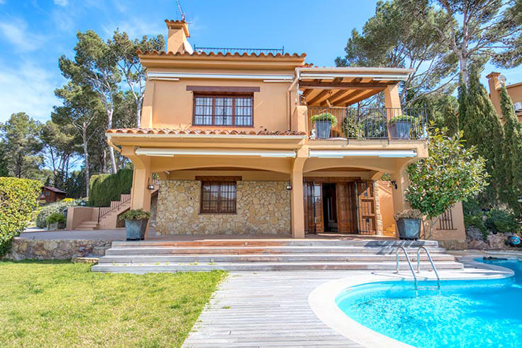 Casa individual 5 dormitorios con Piscina, Vistas al mar y jardín en Tamariu - Compra - Venta