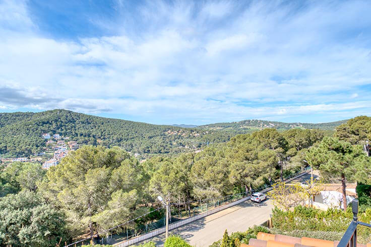 Casa individual 5 dormitorios con Piscina, Vistas al mar y jardín en Tamariu - Compra - Venta