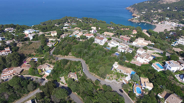 Parcela con jardín en Begur - Compra - Venta