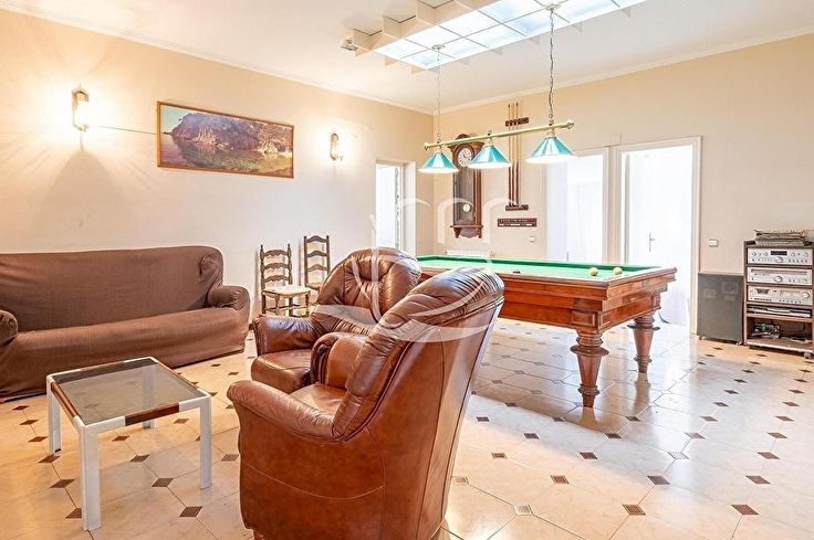 Chalet 6 dormitorios con Piscina y jardín en Llagostera - Compra - Venta