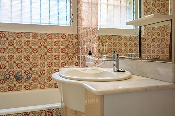 Chalet 6 dormitorios con Piscina y jardín en Llagostera - Compra - Venta
