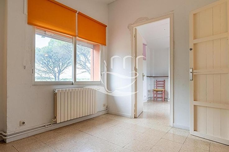 Chalet 6 dormitorios con Piscina y jardín en Llagostera - Compra - Venta