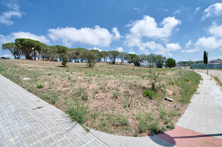 Parcela en Mont-ras - Compra - Venta