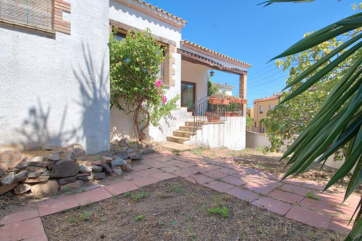 Casa 4 dormitorios con jardín en Mont-ras - Compra - Venta