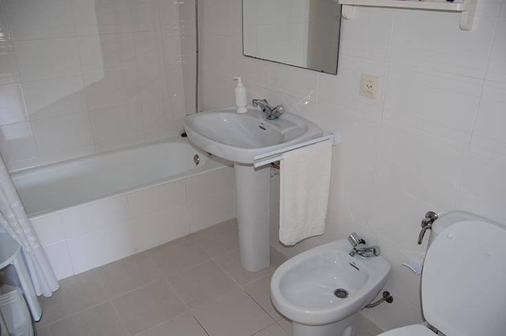 Casa pareada 3 dormitorios con Piscina, Vistas al mar, Parking y jardín en Begur - Compra - Venta