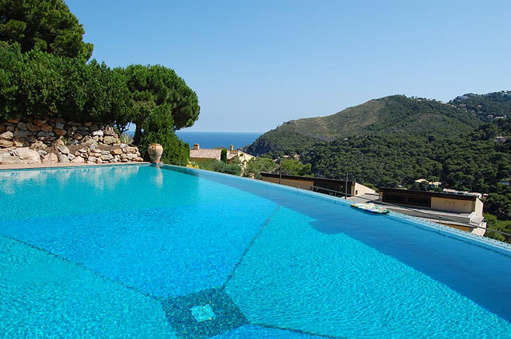 Casa pareada 3 dormitorios con Piscina, Vistas al mar, Parking y jardín en Begur - Compra - Venta