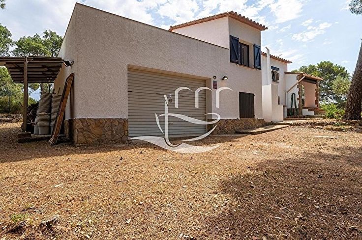 Casa individual 3 dormitorios con Aire acondicionado en Begur - Compra - Venta