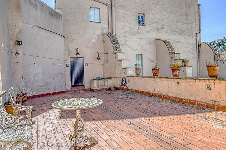 Casa de pueblo 5 dormitorios en Begur - Compra - Venta