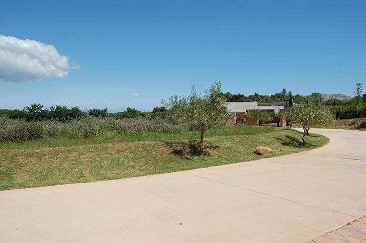 Parcela con jardín en Llabià - Compra - Venta