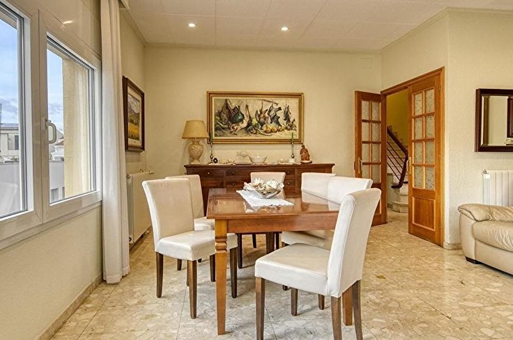 Casa de pueblo 4 dormitorios en Palamós - Compra - Venta