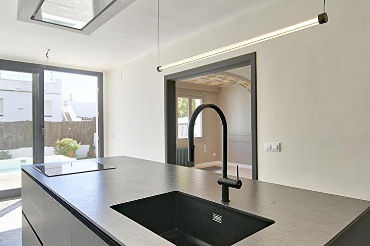 Casa de pueblo 6 dormitorios en Palamós - Compra - Venta