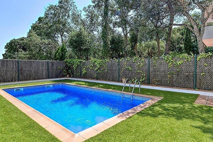 Chalet 4 dormitorios con Piscina, Wifi, Parking y jardín en Calella de Palafrugell - Alquiler Vacacional - Turístico