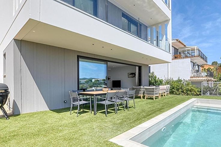 Chalet 4 dormitorios con Piscina, Wifi, Parking, Barbacoa y jardín en Calella de Palafrugell - Alquiler Temporada