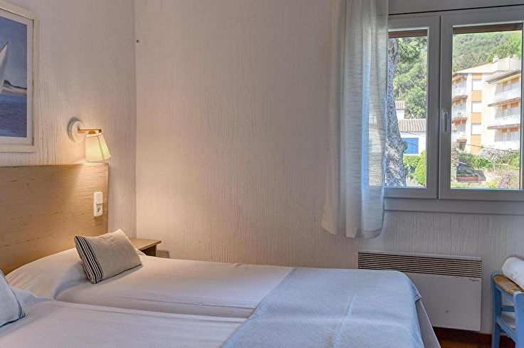 Apartamento 2 dormitorios con Piscina, Vistas al mar, Wifi, Parking y jardín en Calella de Palafrugell - Alquiler Vacacional - Turístico