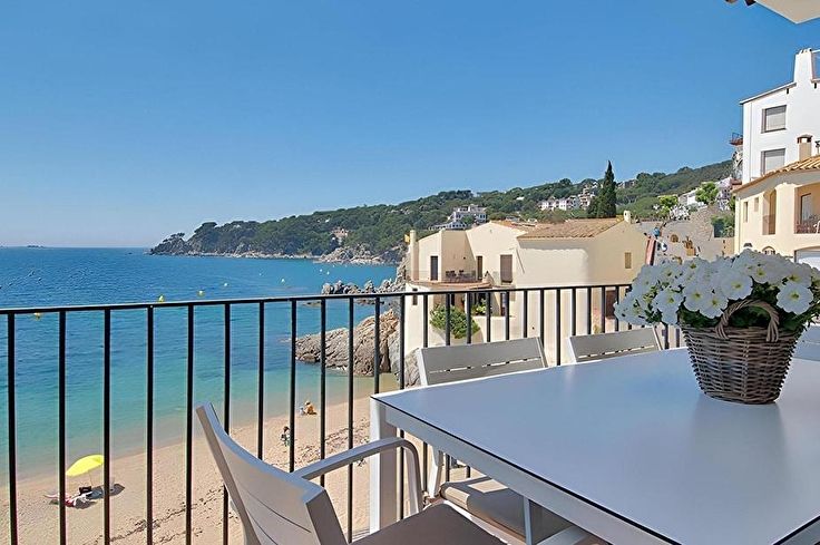 Apartamento 3 dormitorios con Vistas al mar, Wifi y Parking en Calella de Palafrugell - Alquiler Vacacional - Turístico