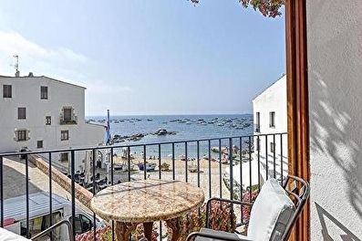 Apartament amb Vistes al mar i Pàrquing a Calella de Palafrugell - Compra - Venda